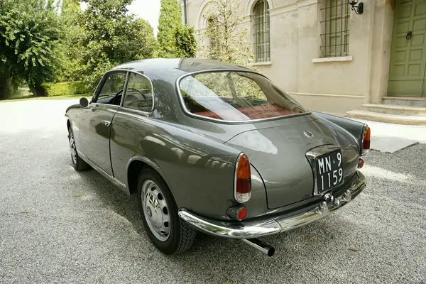 Alfa Romeo Giulietta Sprint - Tre quarti posteriore ribassato