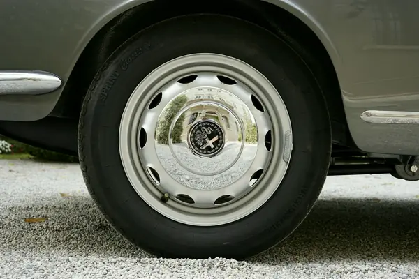 Alfa Romeo Giulietta Sprint - Cerchio con coppa