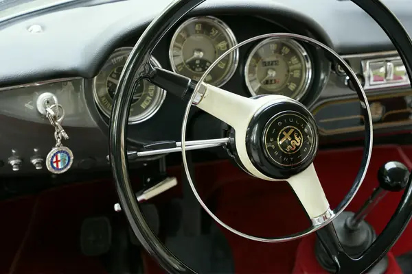Alfa Romeo Giulietta Sprint - Volante e strumenti