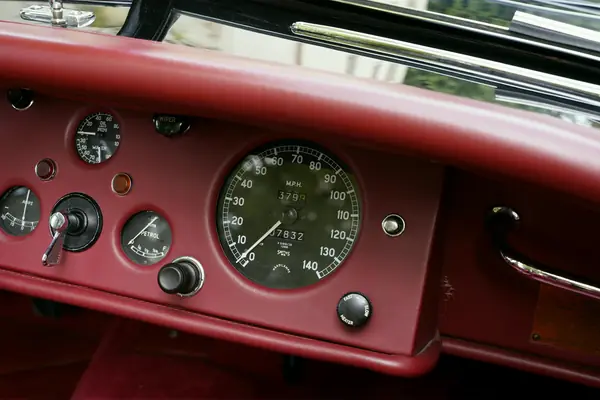 Jaguar XK 120 SE Roadster - Cruscotto