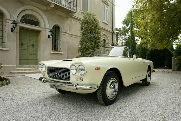 Lancia Flaminia Convertibile Touring - Tre quarti anteriore