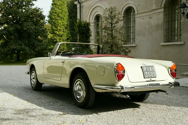 Lancia Flaminia Convertibile Touring - Tre quarti posteriore