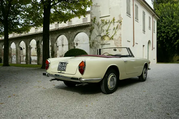 Lancia Flaminia Convertibile Touring - Tre quarti posteriore laterale
