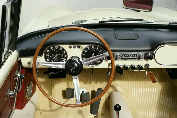 Lancia Flaminia Convertibile Touring - Plancia e volante