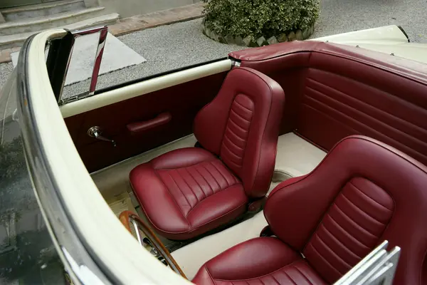 Lancia Flaminia Convertibile Touring - Sedili in pelle rossa