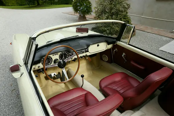 Lancia Flaminia Convertibile Touring - Abitacolo lato passeggero