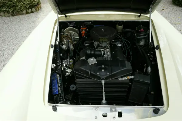 Lancia Flaminia Convertibile Touring - Motore V6 dall'alto
